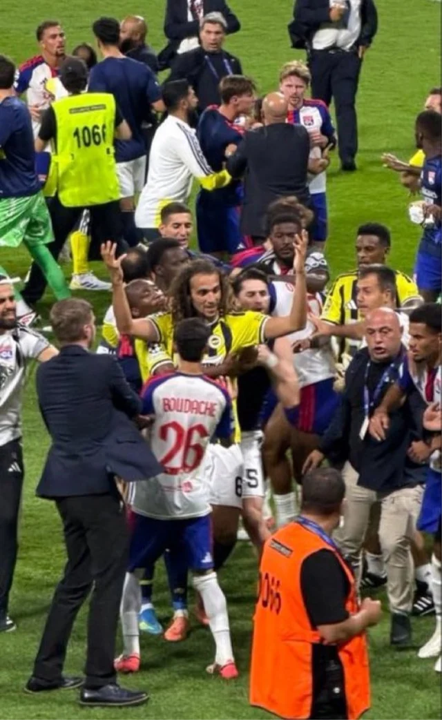 Uefadan Lyon Fenerbahce Maci S C347D6Dae0 9404 2 M.jpg